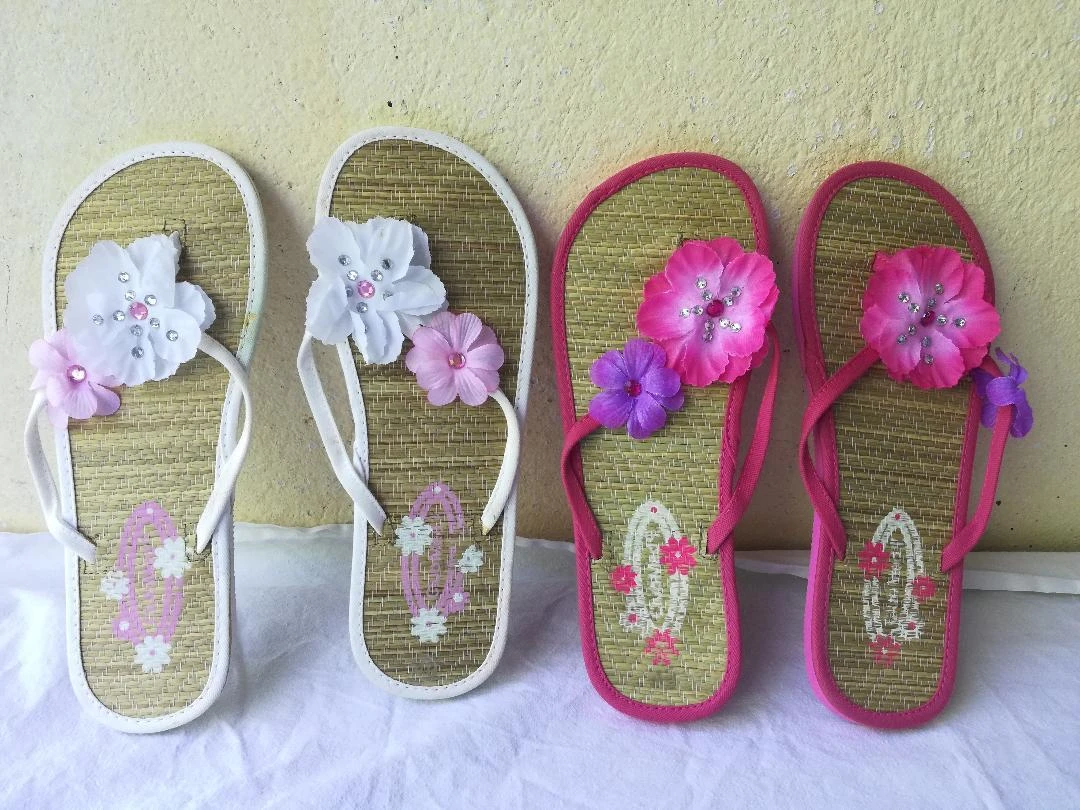 Lote de 2 pares de Chinelas com flores tamanho 40 Branca (nova) + Fúcsia – photo 3
